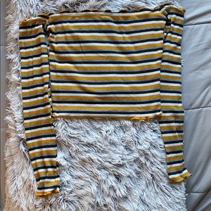 Long sleeve crop too